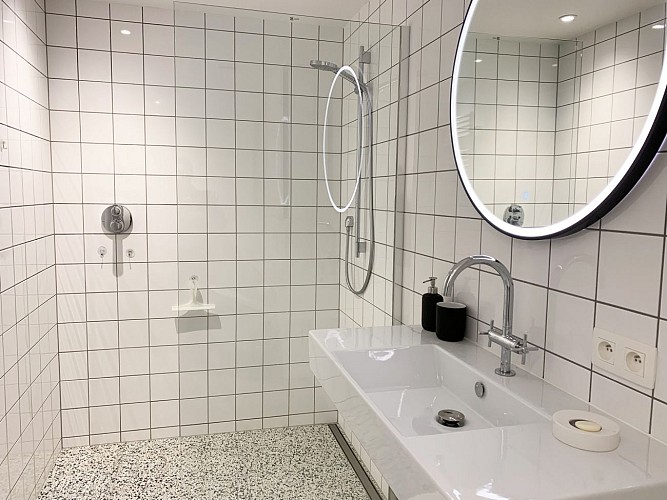 4_Salle_de_bains_Badkamer_IMG_9265 _©BonjourMarcourt (Copier)