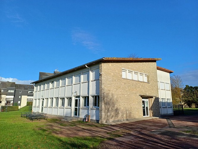 esneques-batiment-principal-courseulles