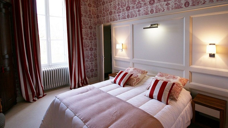 chambre-coquelicot-presentation-chateau-de-la-gauderie