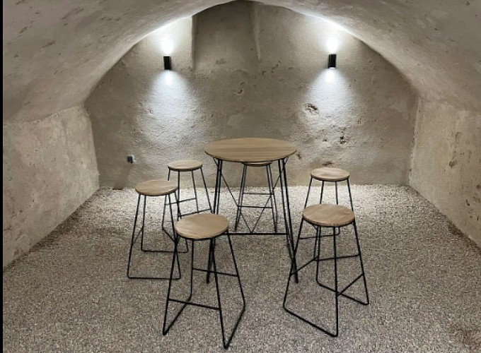 Cave peace and loire