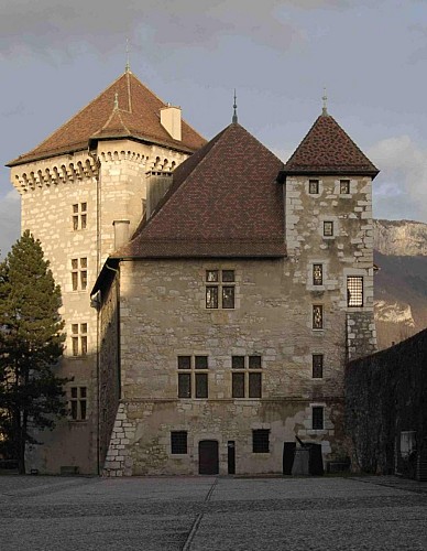 Tour et logis Perrière du château d'Annecy