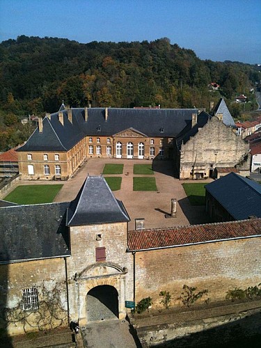 CHÂTEAU DE CONS-LA-GRANDVILLE