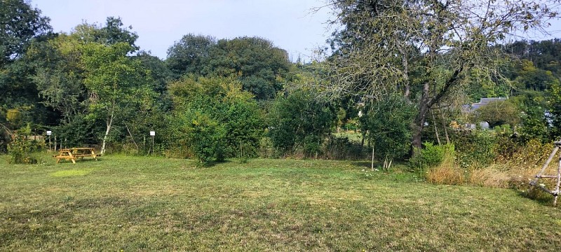 Aire de stationnement camping car_Vouvray sur Loir