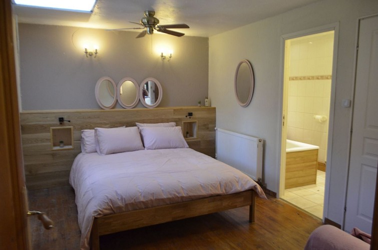 La Grande Chambre et sa Salle de Bain