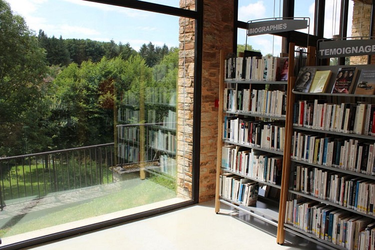 Médiathèque Saint Laurent Sur Gorre