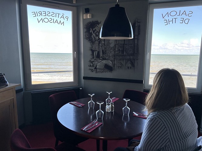 Le charleston-salle-étage-Saint-Aubin