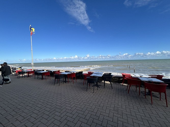 Le charleston-terrasse-Saint-Aubin