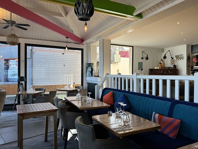Papagayo-table-banquette-Saint-Aubin