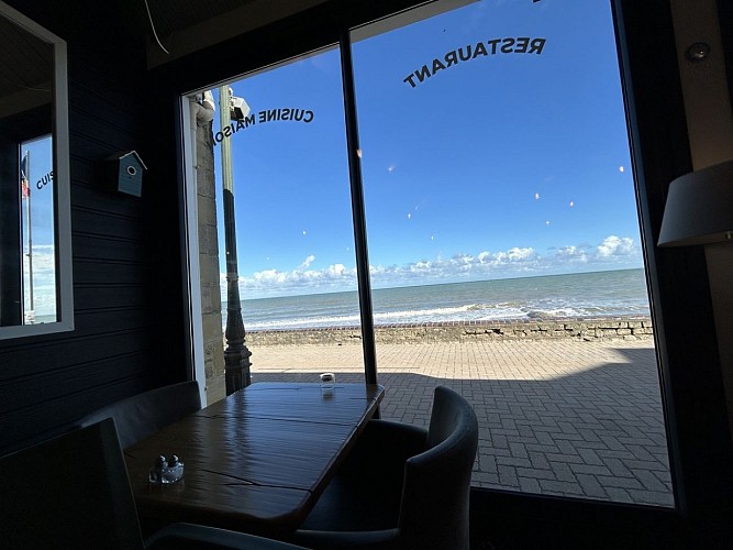 Papagayo-table- vue-mer-Saint-Aubin