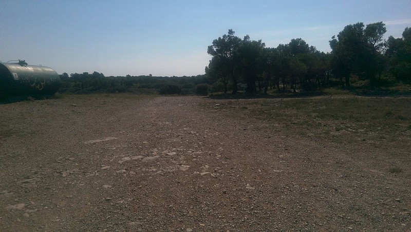 A l'intersection citerne 427 suivre à gauche 