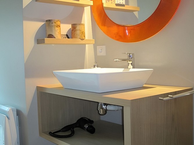 Chambres d'hôtes le Bouddha du Lac à Saint Germain de Tallevende