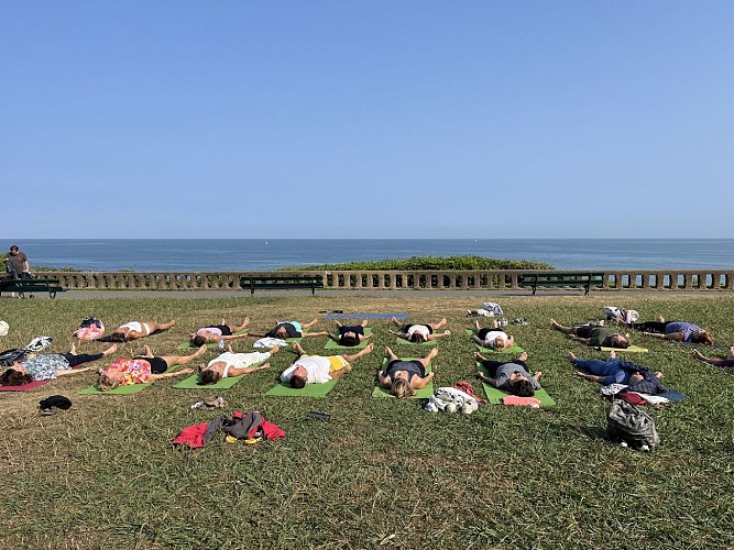 relaxation face a l'ocean a biarritz
