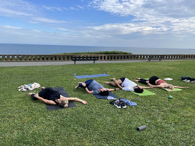 yoga au phare de biarritz