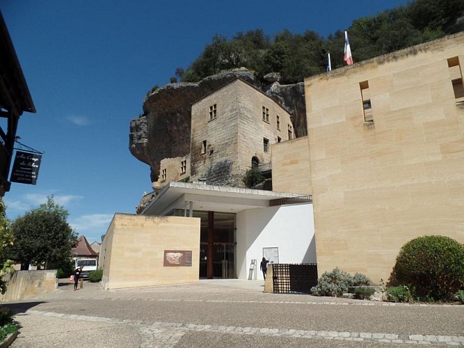 National Prehistoric Museum (Musée National de Préhistoire)