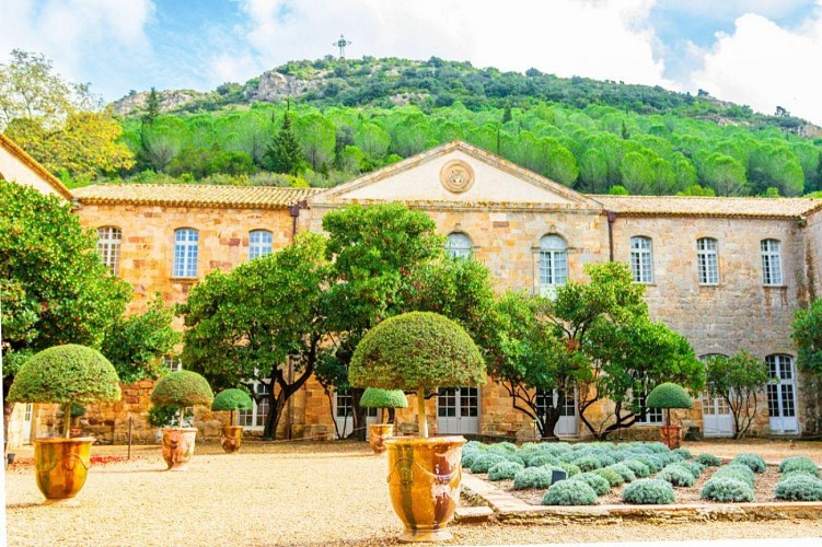 Fontfroide Abbey (Abbaye de Fontfroide)