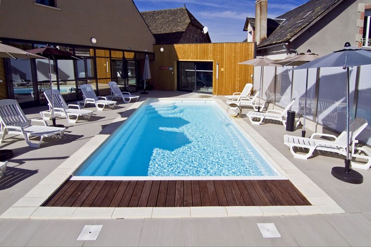 Restaurant Auberge de la Xaintrie-Saint Privat-piscine_3