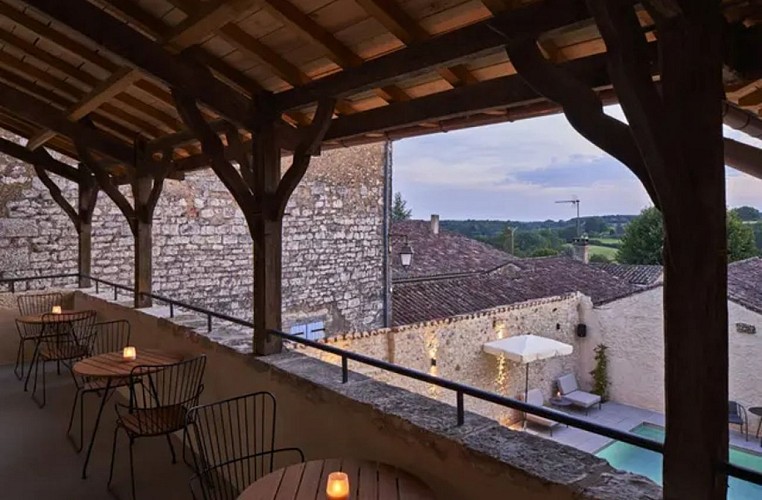 20230707-039-monpazier-pool-013-1152x768-crop-50-50