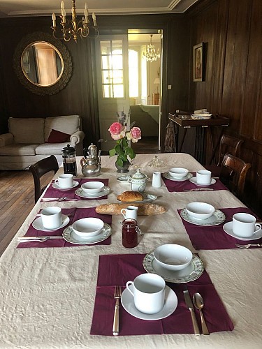 Chambre d'hôte les Glycines salle à manger