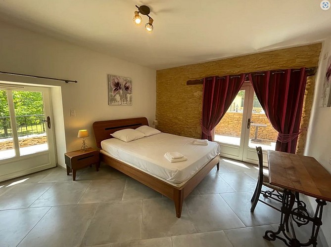 GITE DES ROSIERS AVEC PISCINE PRIVEE 2