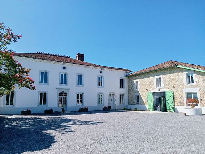 PHOTO LAHIRE ET SALLE