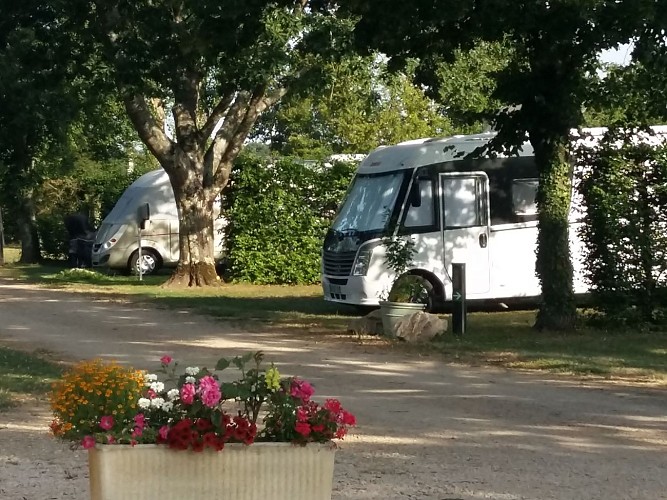 Camping du Coq de mantenay-Montlin