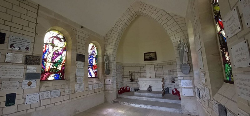 Intérieur de la Chapelle-mémorial de Cerny