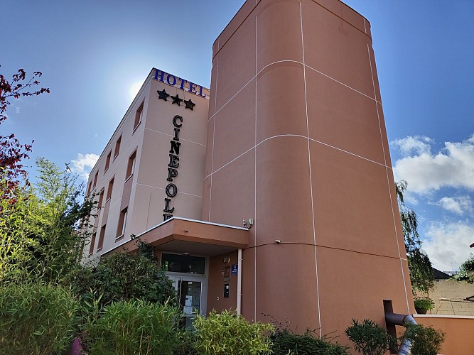 Hotel Cinépole***