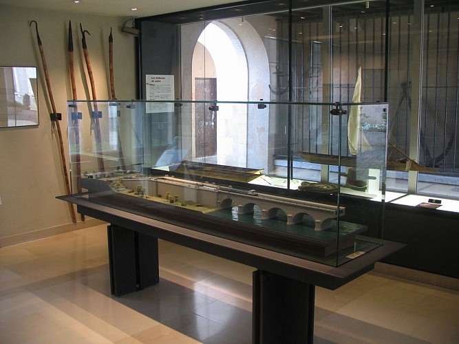 Salle-Maquettes-et-navigation-MUSEE-DE-COSNE-1