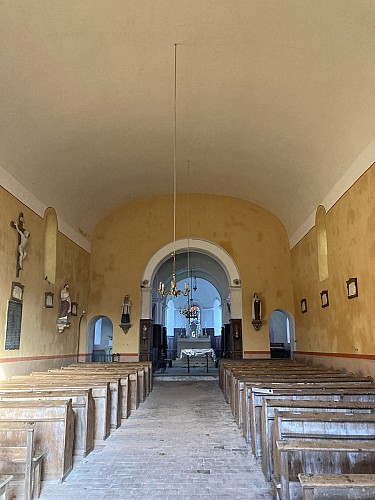 Montambert_Eglise_Interieur 01