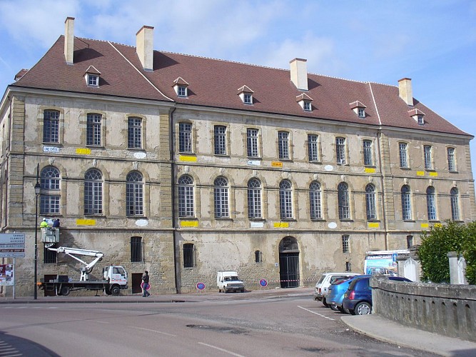 "Au Pays" de Lawrence Weiner : un autre regard sur l'Abbaye St Léonard