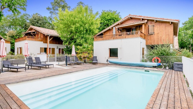 Les-Rives-du-Lac-Lacanau-Piscine-01