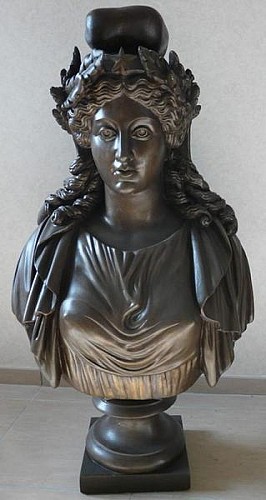 ISSOUDUN-LETRIEIX_Buste de Marianne_© Monuments historiques ; © Conseil général de la Creuse, Conservation des Antiquités et Objets d'Art