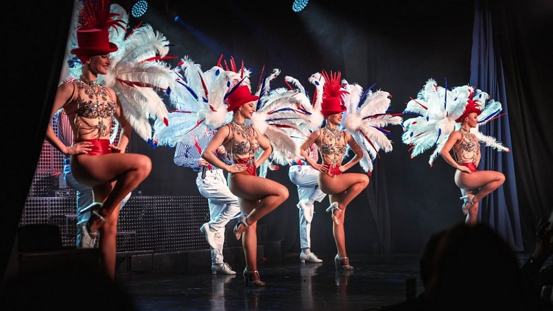 Cabaret Navy Blue - Lescar - la troupe