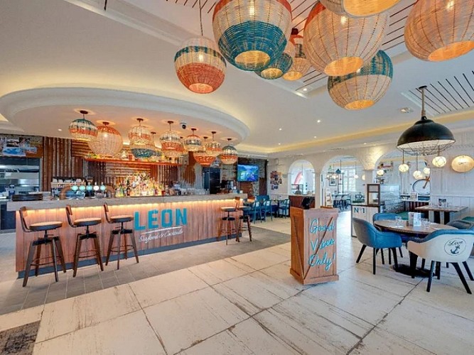 Léon Seafood & Cocktails