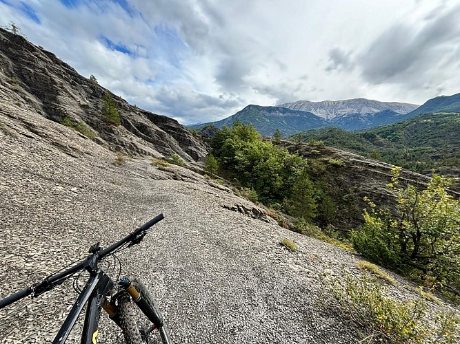 Séjour VTT "Le Géant" la traversée VTT de la Blanche à la Durance !