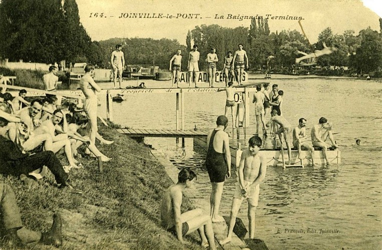 Devant le port de Joinville-le-Pont (cirkwi)