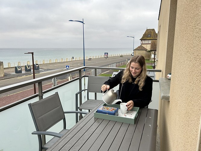 Jetez l'ancre-thé-en-terrasse-bisson-langrune