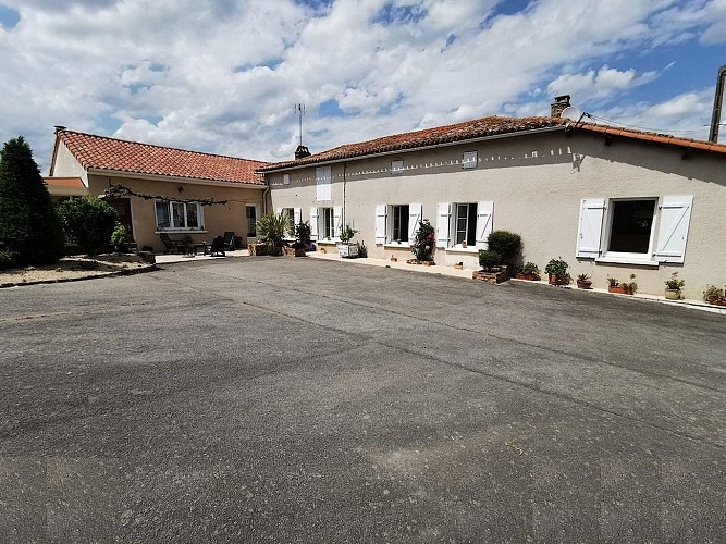 bressuire-gite-natura-bella-facade