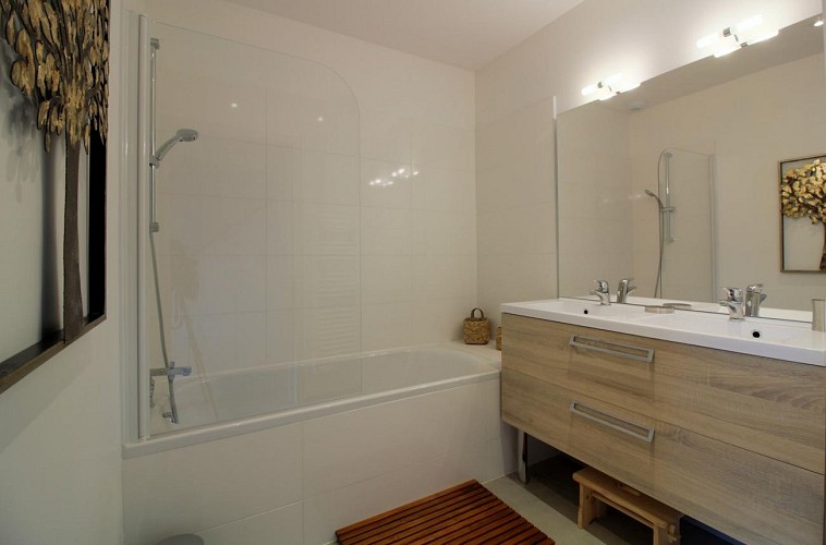 salle de bain Pinède - Domaine du Flamand - Accueillant par nature