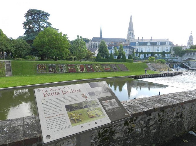 La pente des petits jardins à Vendôme