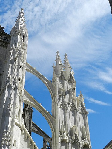 La façade de la Trinité à Vendôme