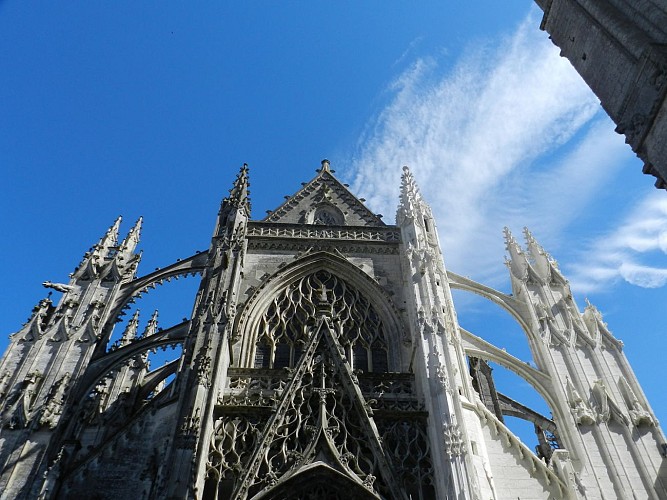 La façade de la Trinité à Vendôme