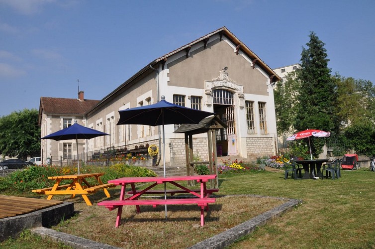 Le Batardeau, Cyclo, Bateau, Bistro