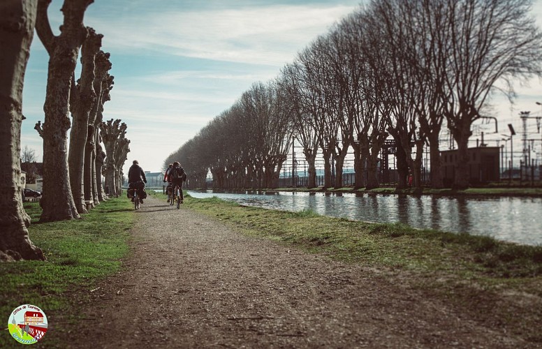 À vélo le long du canal de Bourgogne