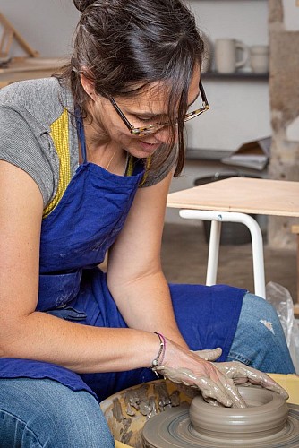 STÉPHANIE WAHL - ATELIER CÉRAMIQUE Tournage