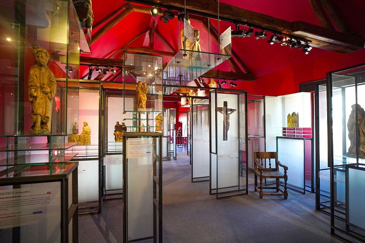 MUSÉE D'ART ET D'HISTOIRE DE PUISAYE