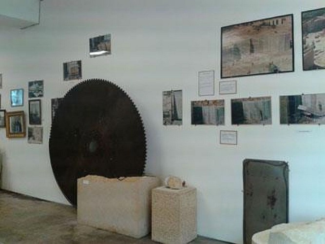 LA MAISON DES PIERREUX