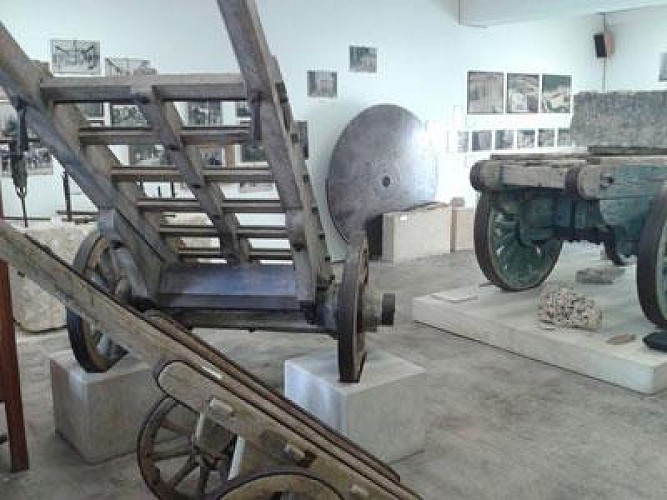 LA MAISON DES PIERREUX