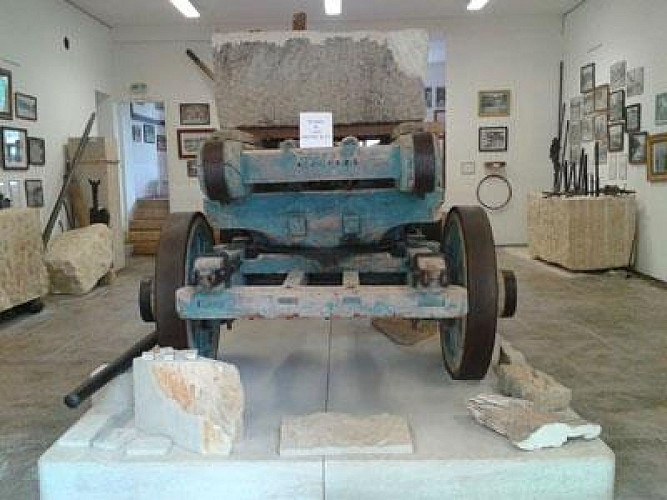 LA MAISON DES PIERREUX