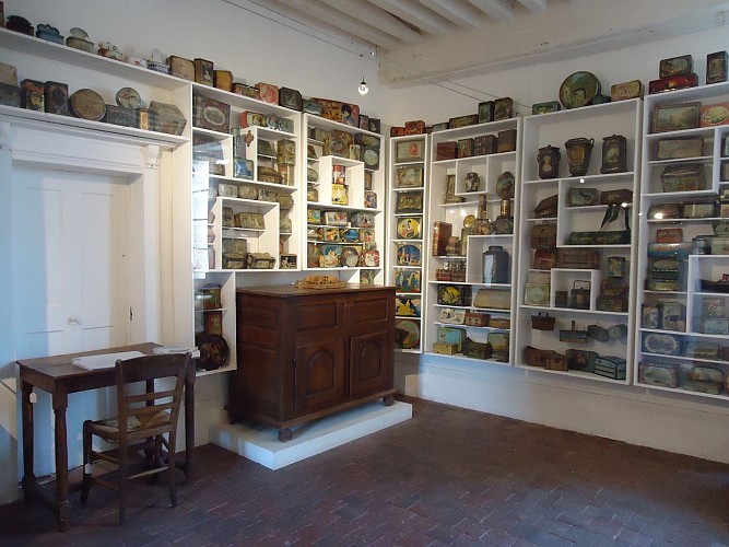 MUSÉE DES ARTS NAÏFS ET POPULAIRES